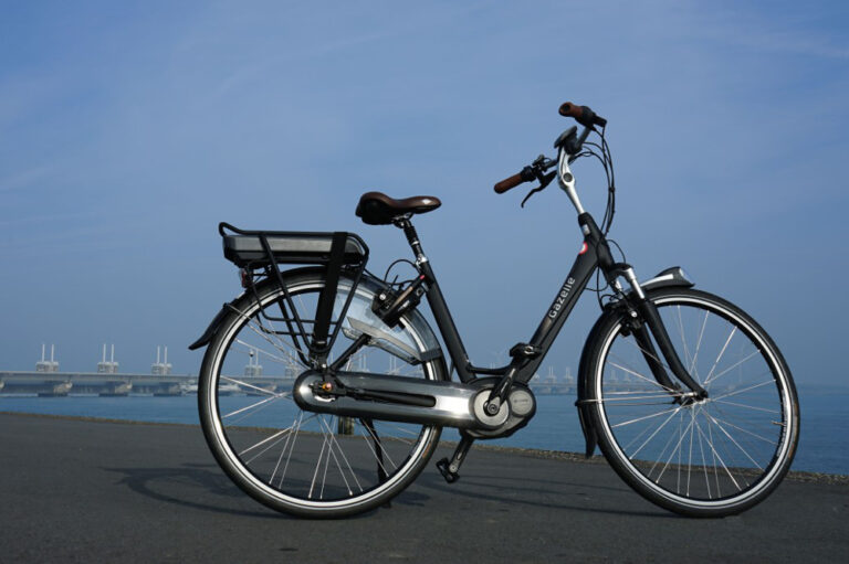 Roolin le vélo électrique solaire autonome en énergie